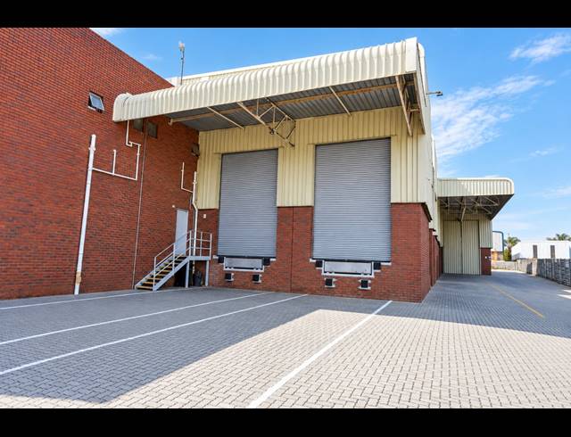 4,060M² WAREHOUSE TO LET IN LASER PARK